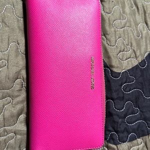Michael kors wallet